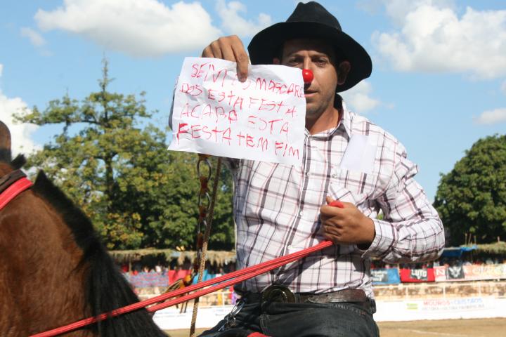 Sem os Mascarados esta festa acaba, esta festa tem fim