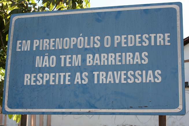 Em Pirenópolis, o pedestre não tem barreiras